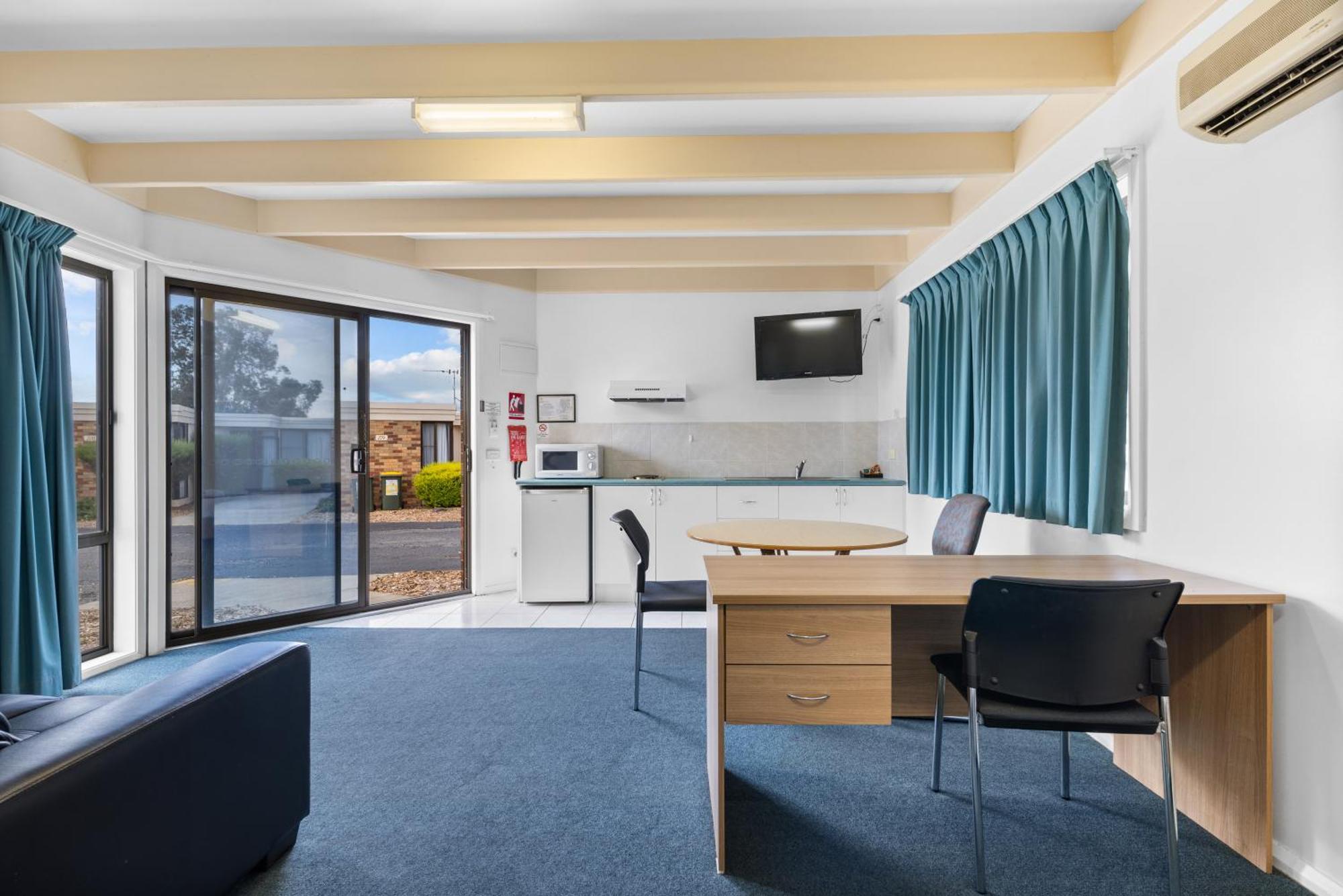 ซันดาวน์ วิลลา Motel Symonston ภายนอก รูปภาพ
